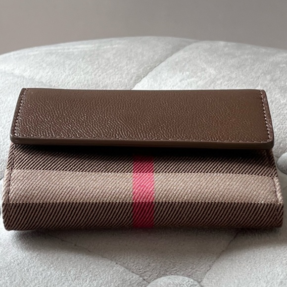 Burberry Check Trifold Wallet in Earth - Picture 6 of 12